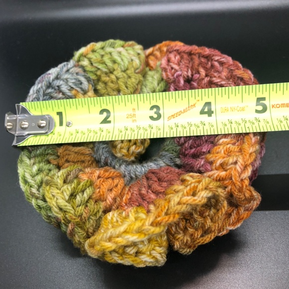 Abigail Cinnamon Cedar Crochet Hair Scrunchie Size Large - Picture 11 of 15